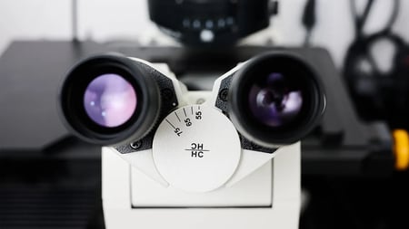 Wet-lab-landing-page-microscope