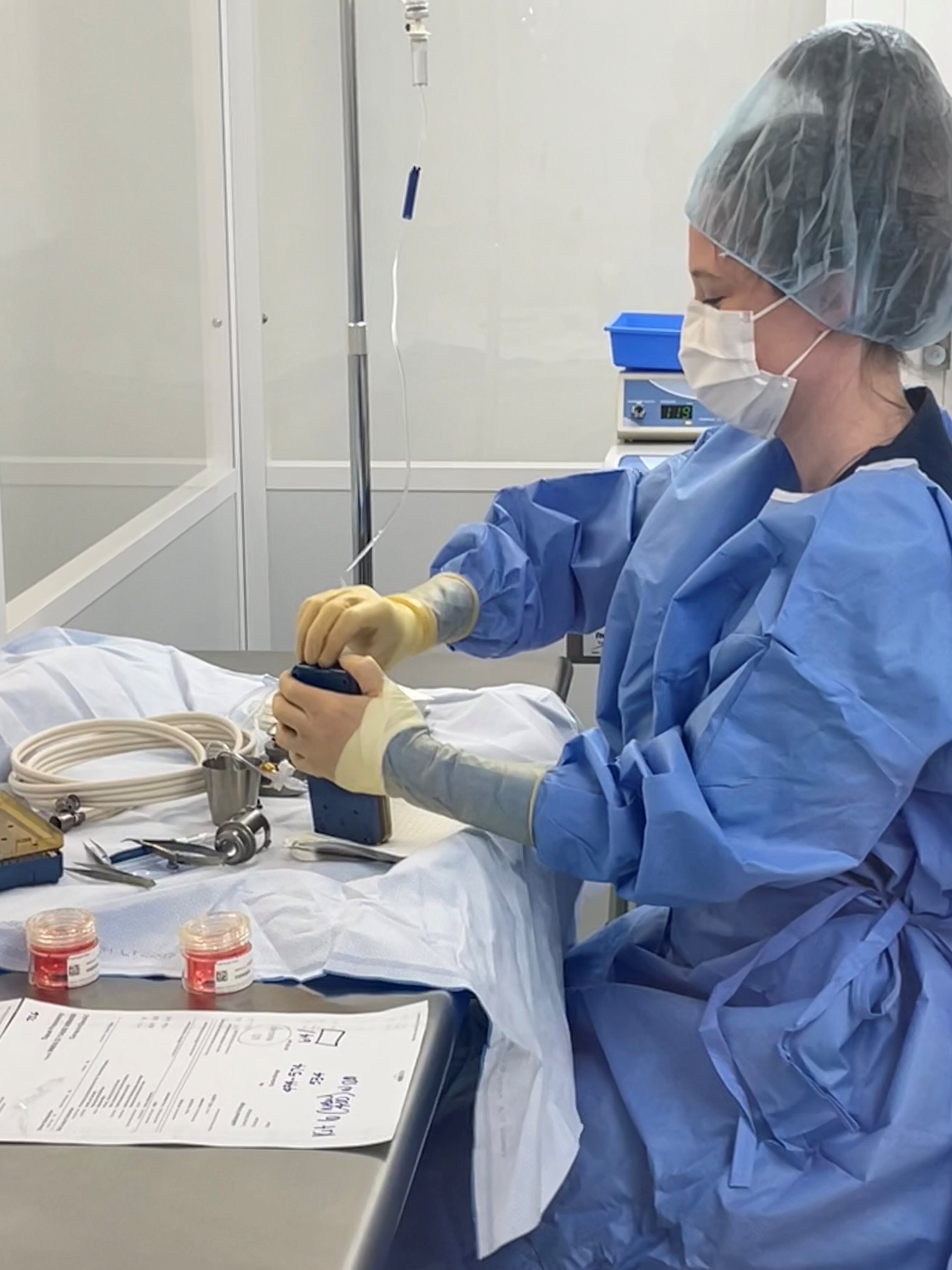 Caitlin Qualter in the lab