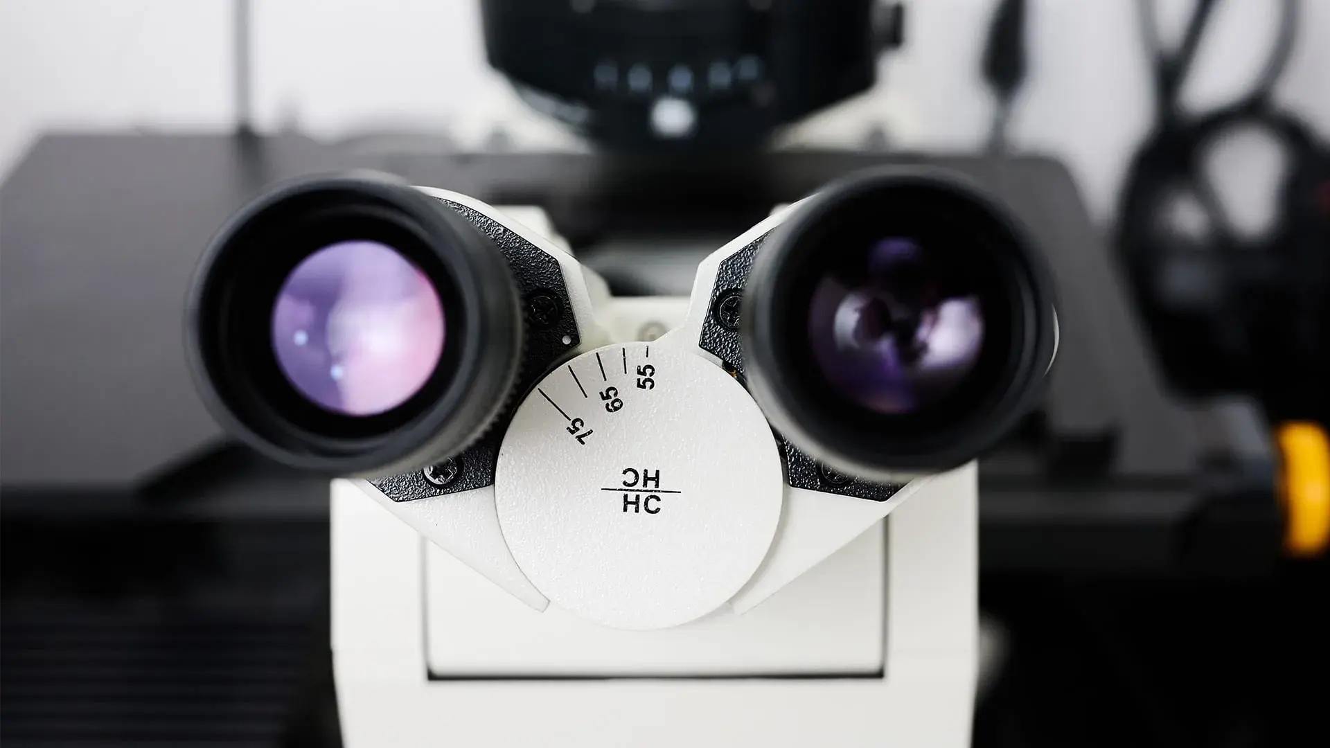 Wet-lab-landing-page-microscope